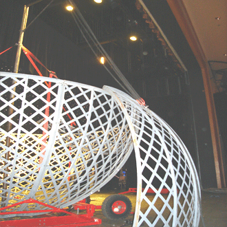 this is where we connect the pully-block to the pole and to the first top panel